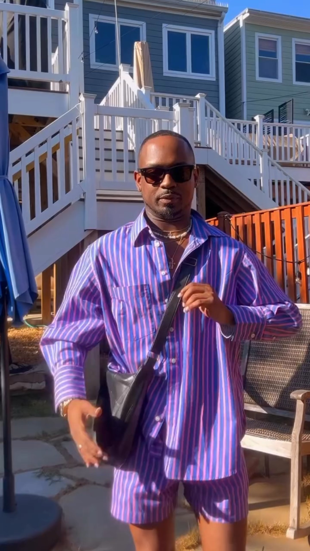 Let’s make some noise for this @gap stripe set, what y’all think?
•
•
•
#ootd #fitcheck #fashion #casual #gap