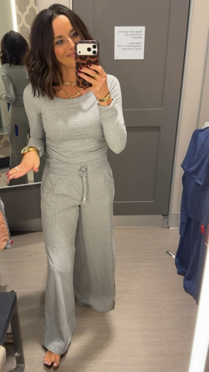 MAJOR FP VIBES! it’s like my dream athletic set for FALL! so comfy & looks and feel SO expensive!

@Target 

xs

#target

#LTKootd