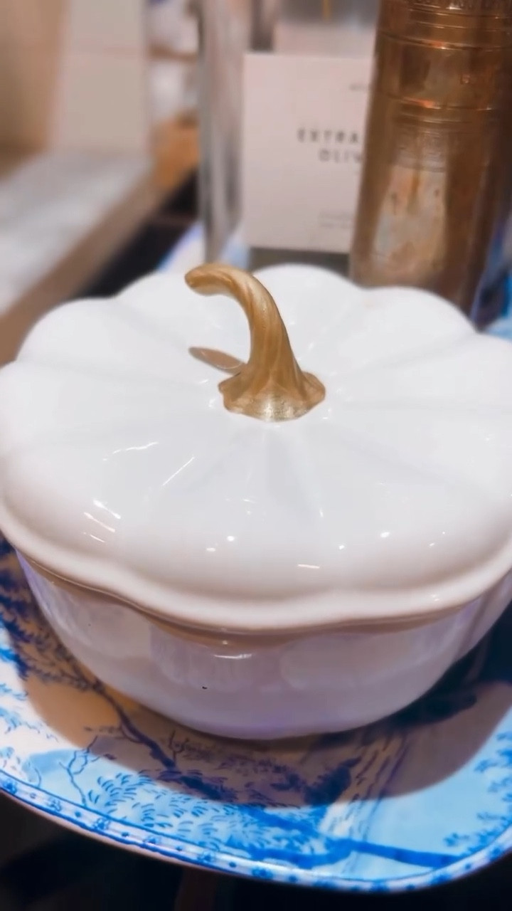 The fall serving dishes I want more of

Comment SHOP below to receive a DM with the link to this post on my LTK ⬇ https://liketk.it/5q9QX #ltkfindsunder50 #ltkhome #ltkfamily

#LTKParties #LTKHome #LTKSeasonal