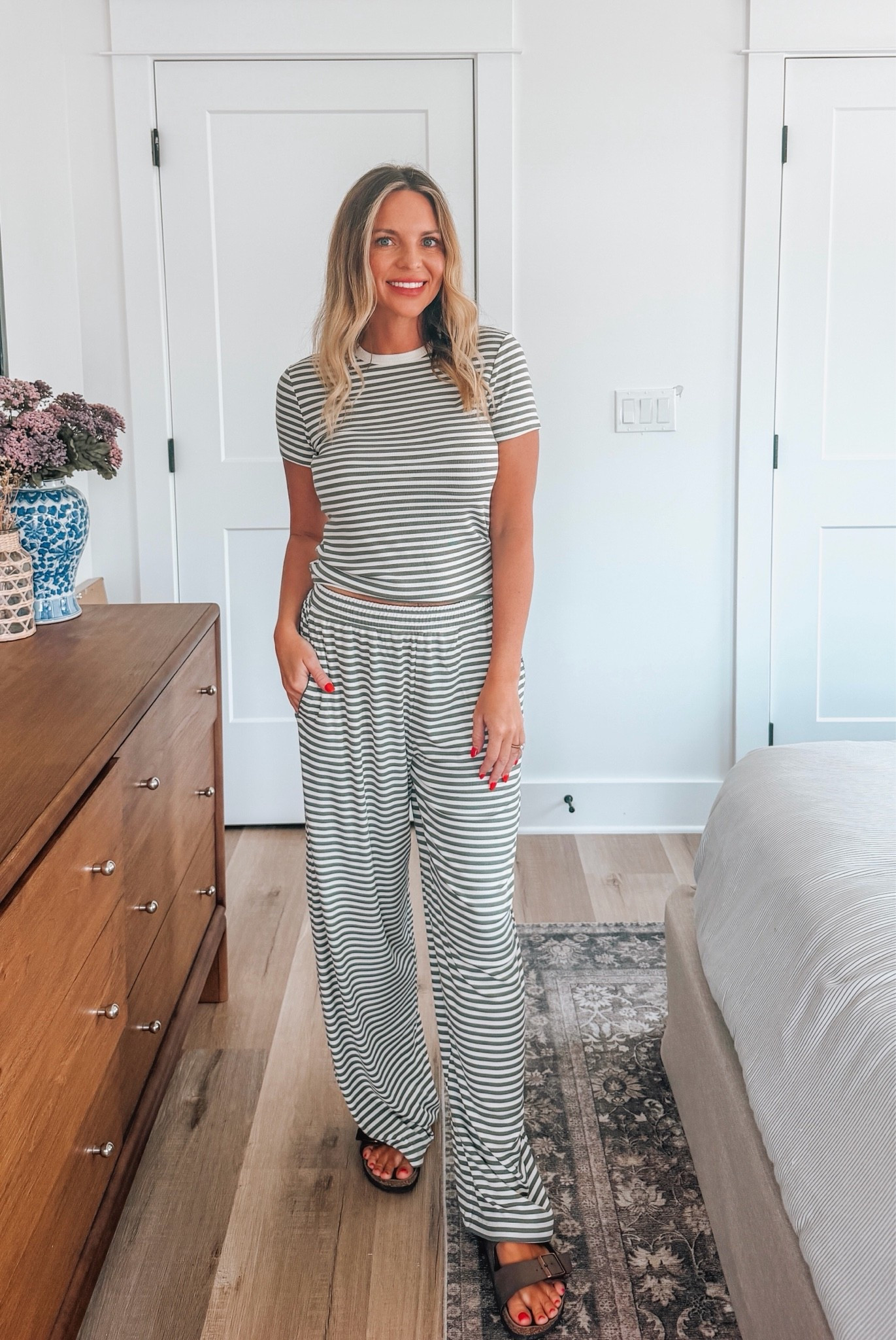 The coziest lounge set from @abercrombie 🤍

Wearing a size small in everything 

#abercrombie #abercrombiefinds #outfitinspo #loungewear #falloutfit #cozyoutfit #birkenstocks

#LTKdayinmylife #LTKgrwm #LTKootd