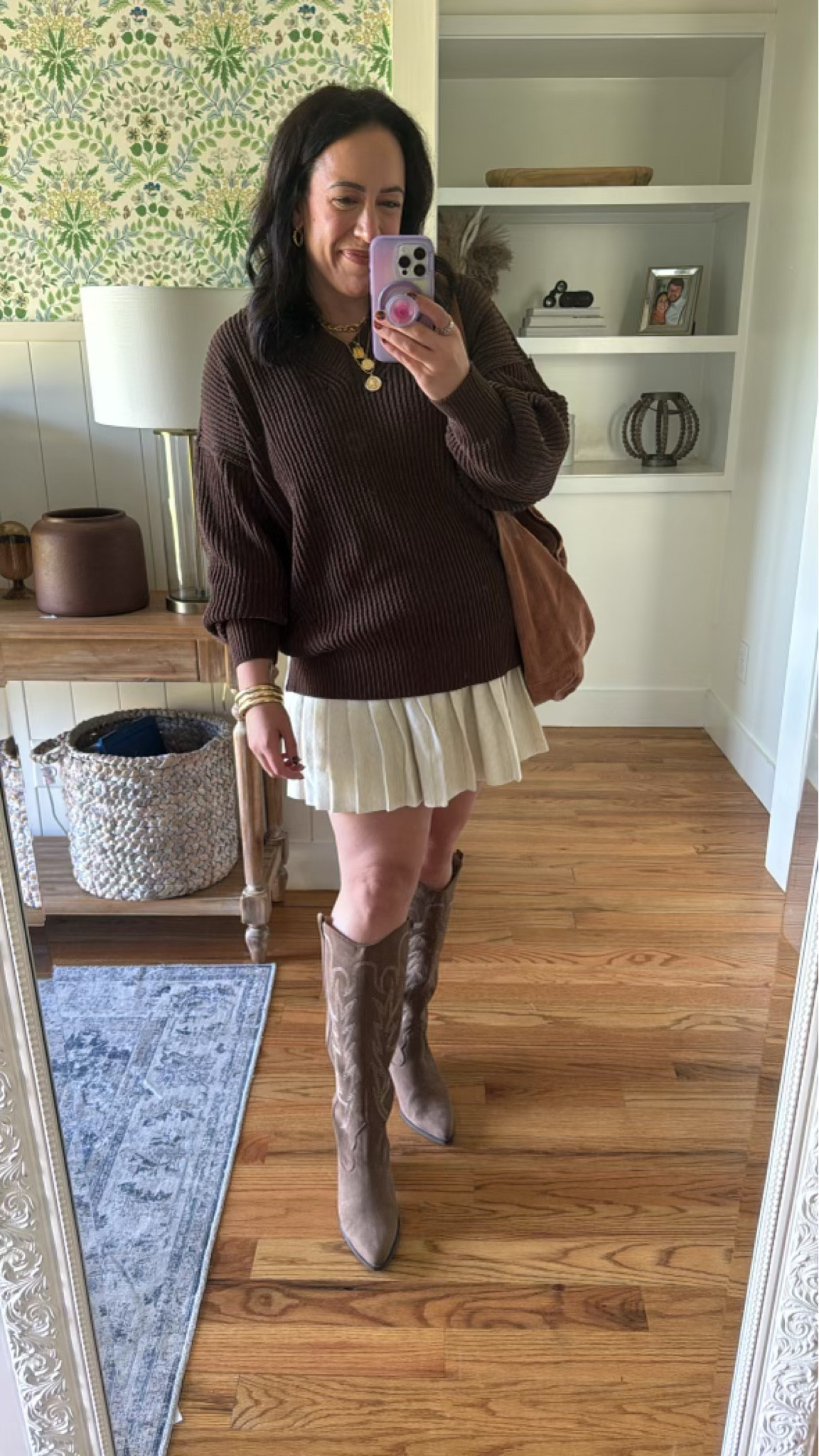 Midsize aerie outfit idea! 

midsize style, loungewear, size 12, size 14, sweatsuit, matching set, tennis skirt, sweat shorts, sweatpants, graphic tee 

#LTKStyleTip #LTKMidsize #LTKSeasonal