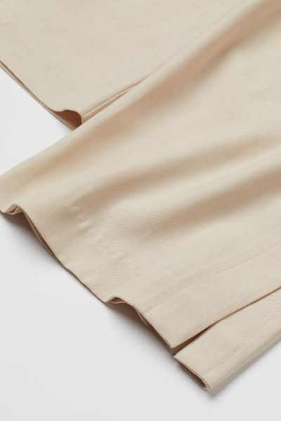 Wide side-slit trousers | H&M (UK, MY, IN, SG, PH, TW, HK)