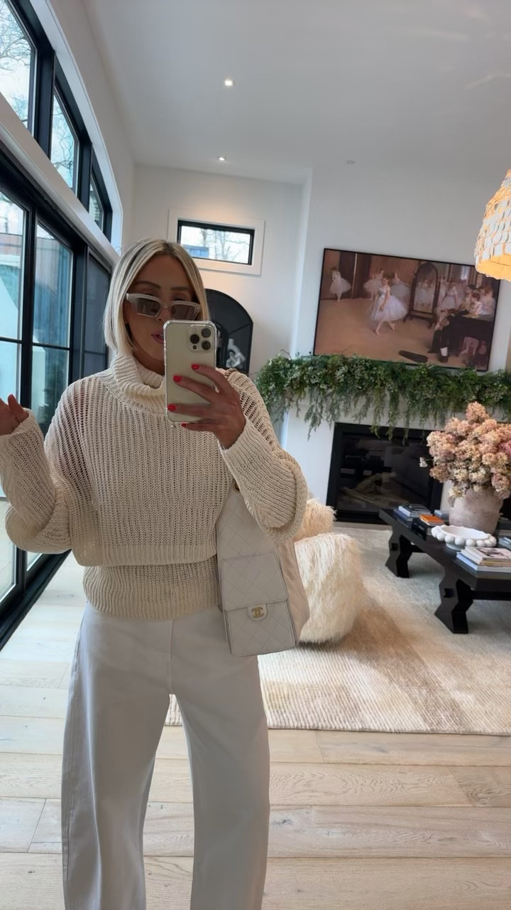 This look from Zara! Obsessed with these two tops paired together 🔥🔥🔥