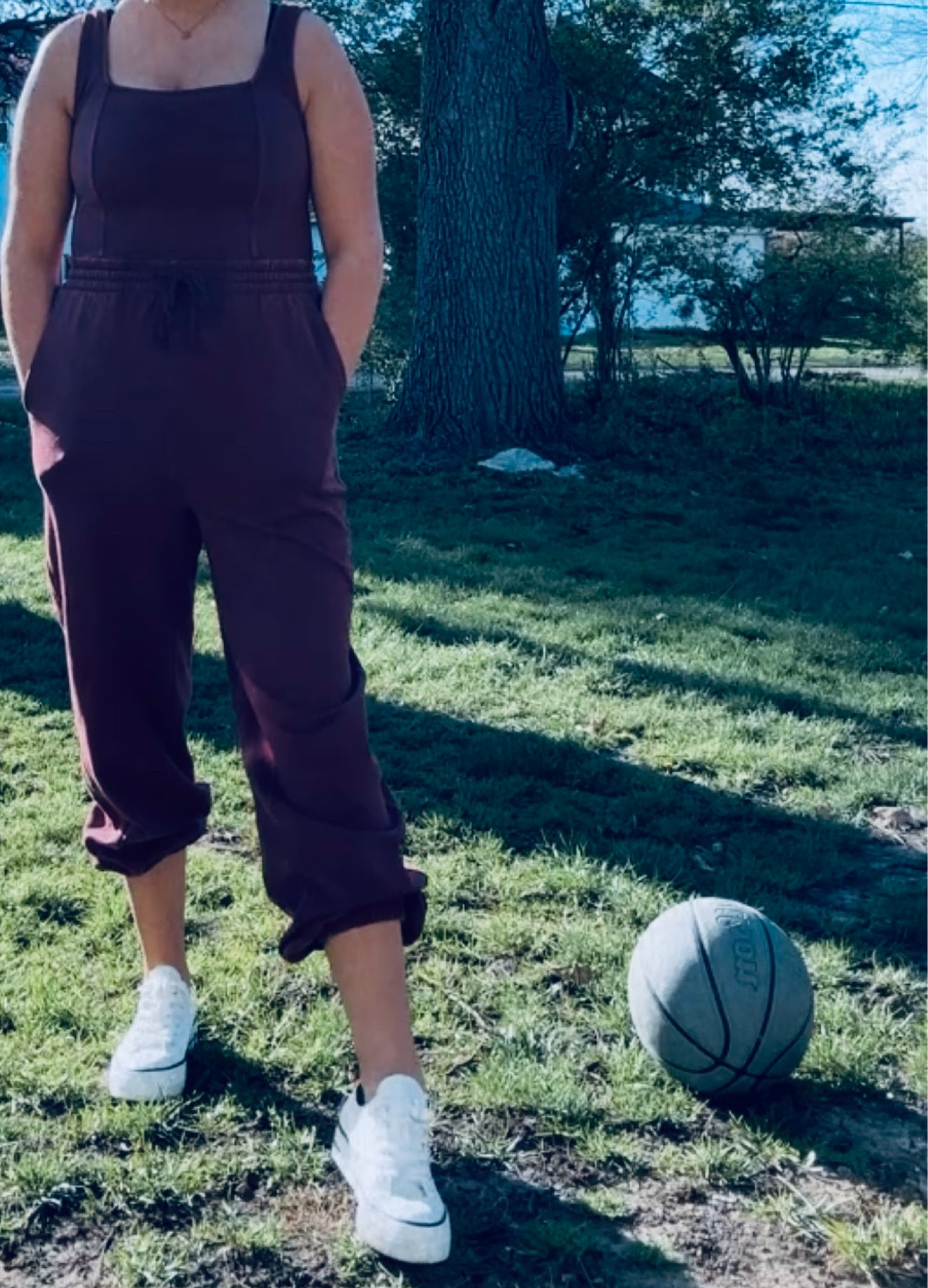 Comfy jumper with some flatform  sneakers 👟 

#LTKmidsize #LTKActive #LTKover40