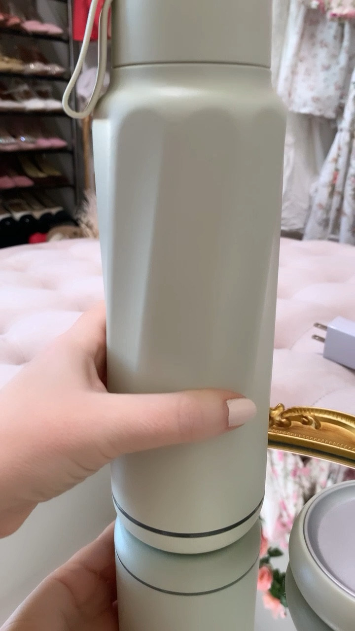 The best smart water bottle - amazon find! 

#LTKfitness #LTKGiftGuide #LTKfindsunder50