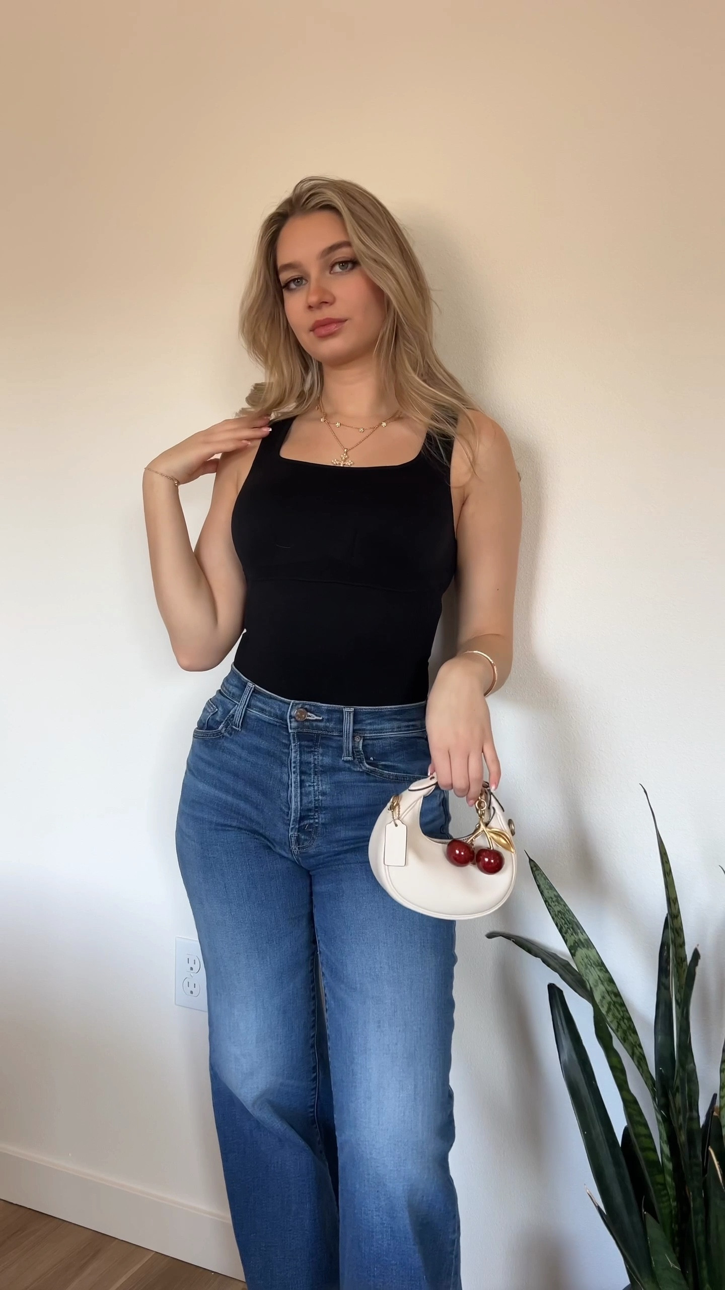 Styling the waist snatching Joyshaper tank! 🖤

#LTKMidsize #LTKStyleTip #LTKActive