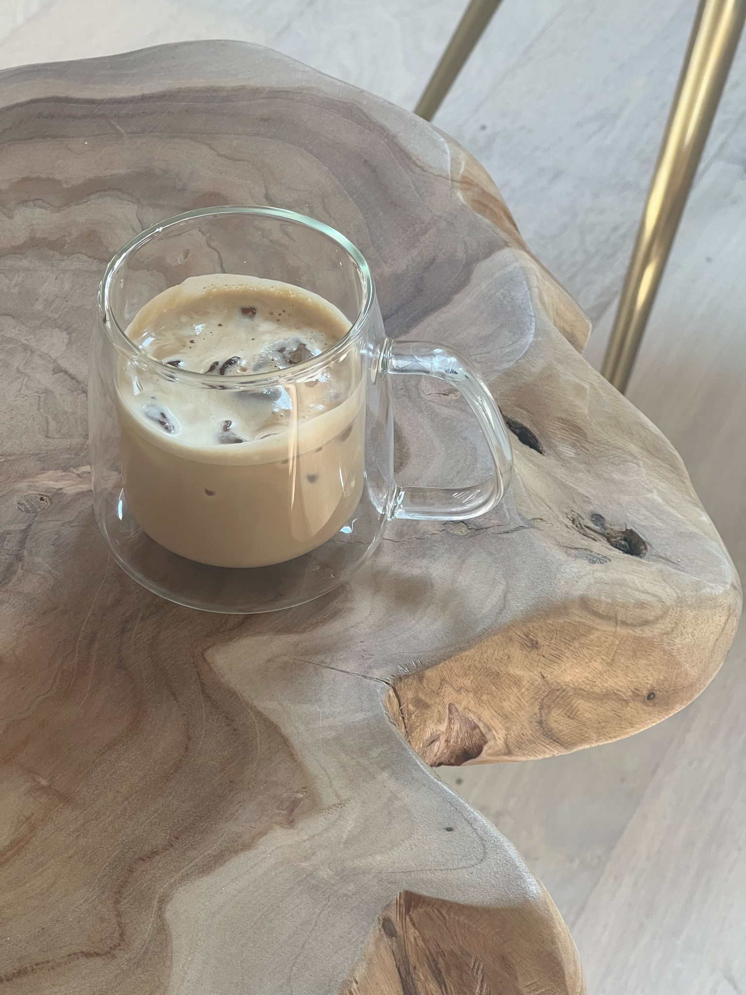 Double walled glass clear mugs 

These are so chic and don’t leave condensation marks on anything. Linked similar ones. 

Home finds 
Cups 
Coffee cups 
Tea cups 
Mugs 
Hosting 
Kitchen finds 
Gifts for her 
Mother’s Day gifts 



#LTKGiftGuide #LTKparties #LTKhome