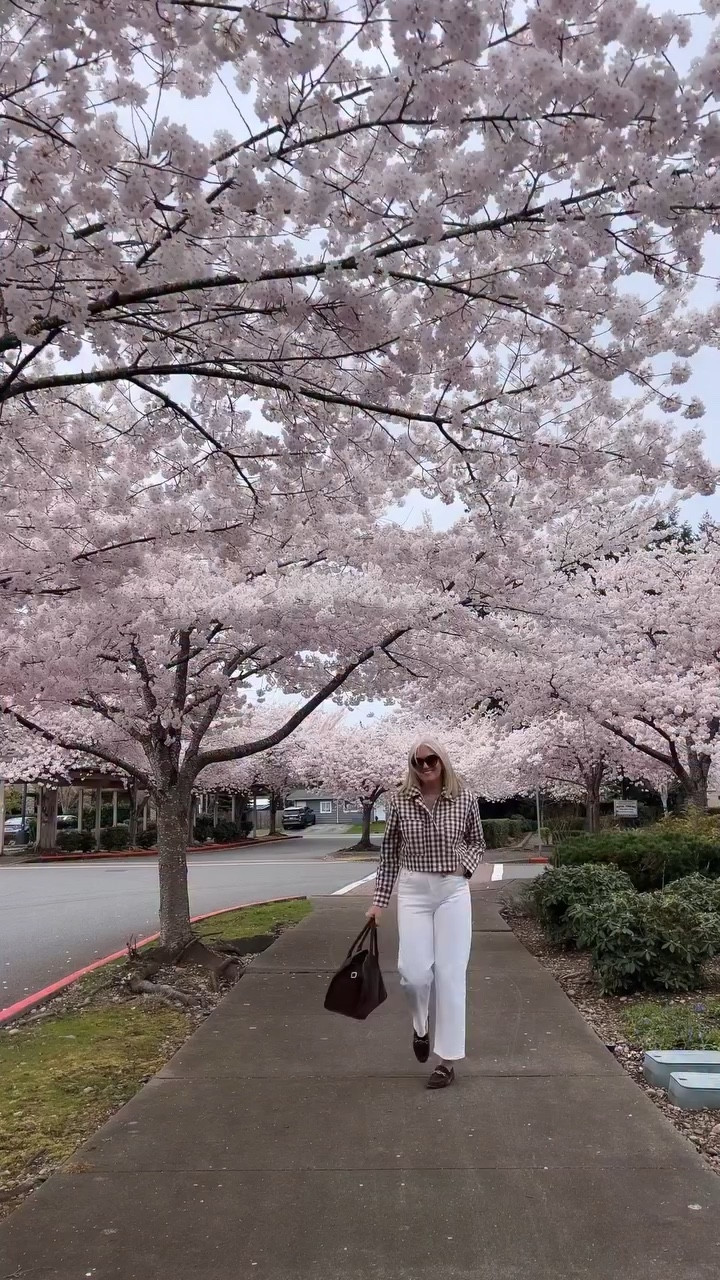 Happy April🌸 These cherry blossoms are NO JOKE 😉 I had to get out there one last time before they’re gone😔It feels magical to stand beneath them 💕

Comment SHOP for links! 

Styled to this cute little Target jacket which is Spring perfection🙌🏻and my favorite ecru jeans are 30% off!! 

#casualstyle #cherryblossoms #springstyle #over50
Ecru jeans, casual style, midlife style