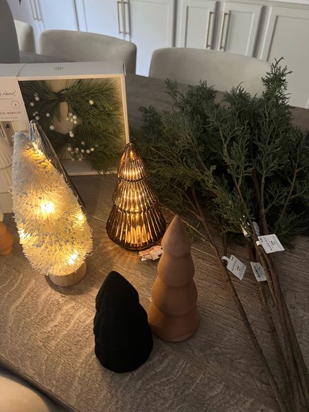 Christmas decor
Faux cedar stems
Pine and White berries napkin decor


#LTKSeasonal #LTKstyletip #LTKhome