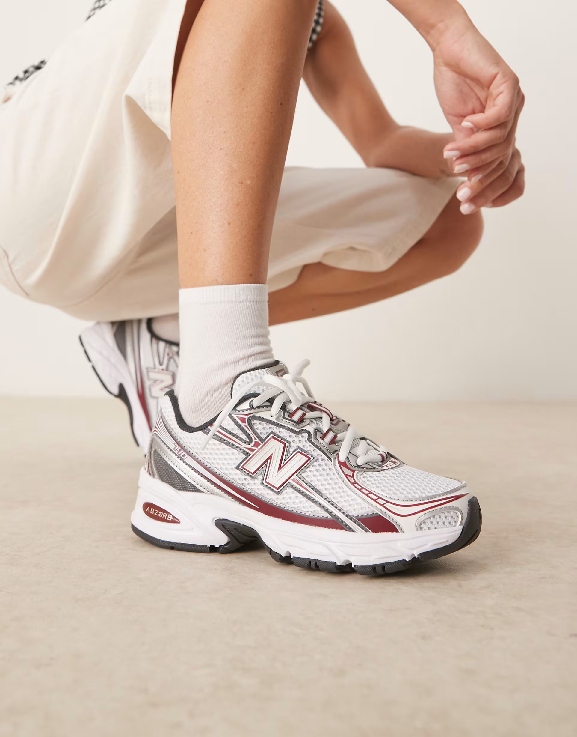 New Balance 740 trainers in white and red | ASOS (Global)