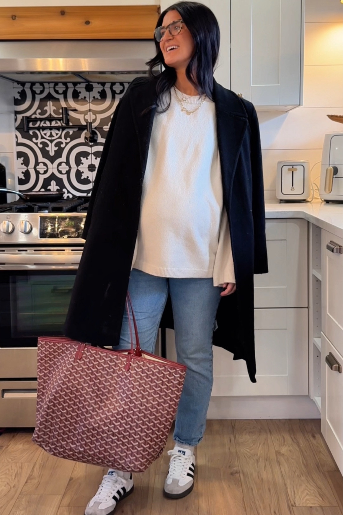 A business casual kind of vibe that fits the bump! 🖤

#LTKmaternity #LTKcanada #LTKstyletip