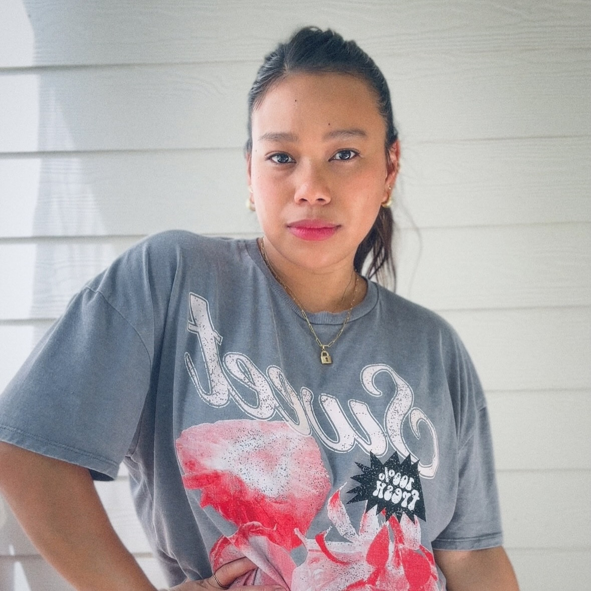 Walmart tops I'm loving —> 
I'm wearing a size 4-6. I weigh 125lb and am 5ft tall.

•No Boundaries Washed Graphic Boyfriend Tee
https://walmrt.us/4kunzOo
•No Boundaries Scoop Tee with Cap Sleeves
https://walmrt.us/43QDa3R
•No Boundaries Babydoll Top with Short Sleeves
https://walmrt.us/4mM189b
•No Boundaries Washed Graphic Boyfriend Tee
https://walmrt.us/3HJ1Svr

#walmartfinds #walmartfashion #petitefashion #affordableoutfit #walmartcreator