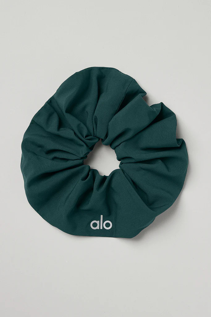 Oversized Scrunchie | Alo Yoga