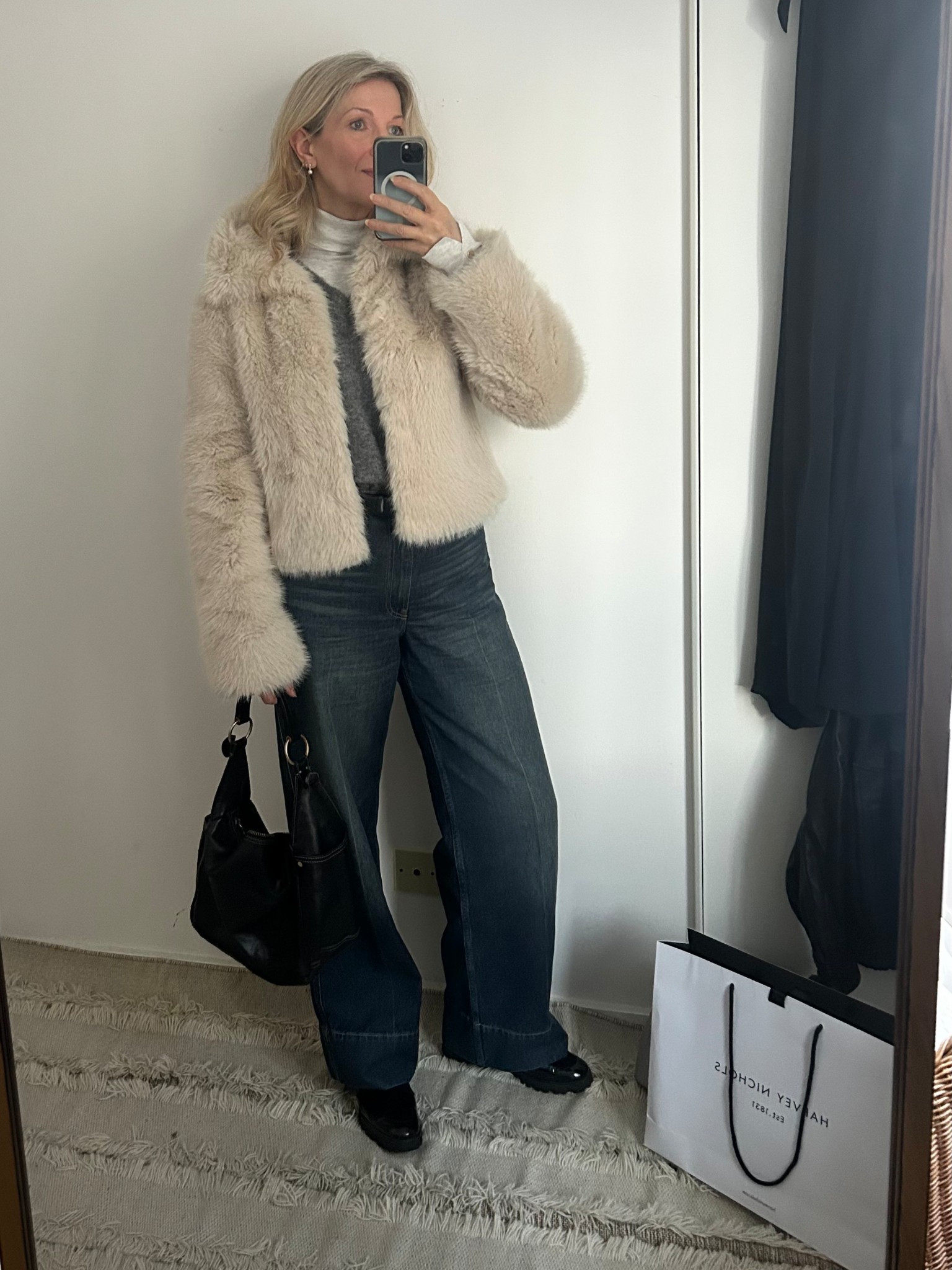 Winter style
Roll neck, mohair knitwear, faux fur, jeans + boots

#LTKwinter #LTKstyletip #LTKjeans