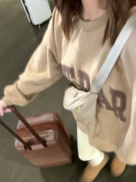 Today’s travel outfit! All neutrals, including my luggage!

Travel outfit, travel style, leggings outfit, the bar, beis luggage, winter vacation 

#LTKstyletip #LTKtravel #LTKfindsunder100