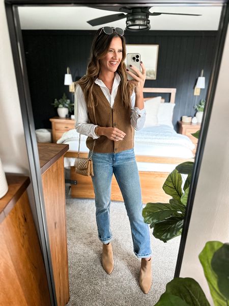 Casual yet elevated fall outfit 

Sweater vest - small
Button up - small
Jeans - size 4 
Boots - saddle split suede color and tts 


#LTKfindsunder100 #LTKfindsunder50 #LTKstyletip