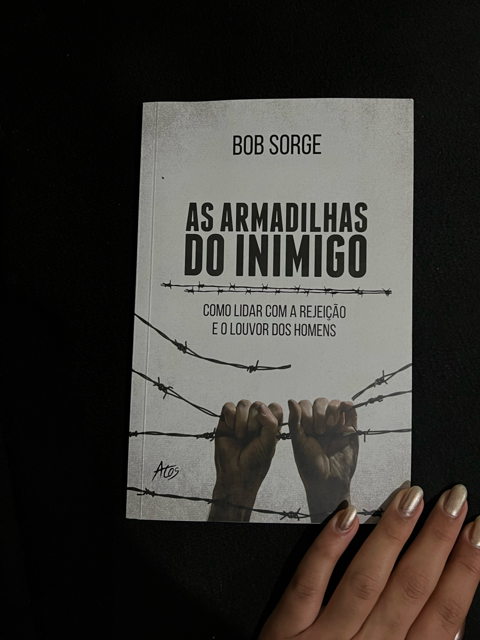 Amei demais esse livro e edificou muito a minha vida!!!

Ele possui ensinamentos para você seguir uma vida independentemente se te aceitam ou te rejeitam sabendo que você tem o amor e a aceitação de Deus!

#LTKbrasil