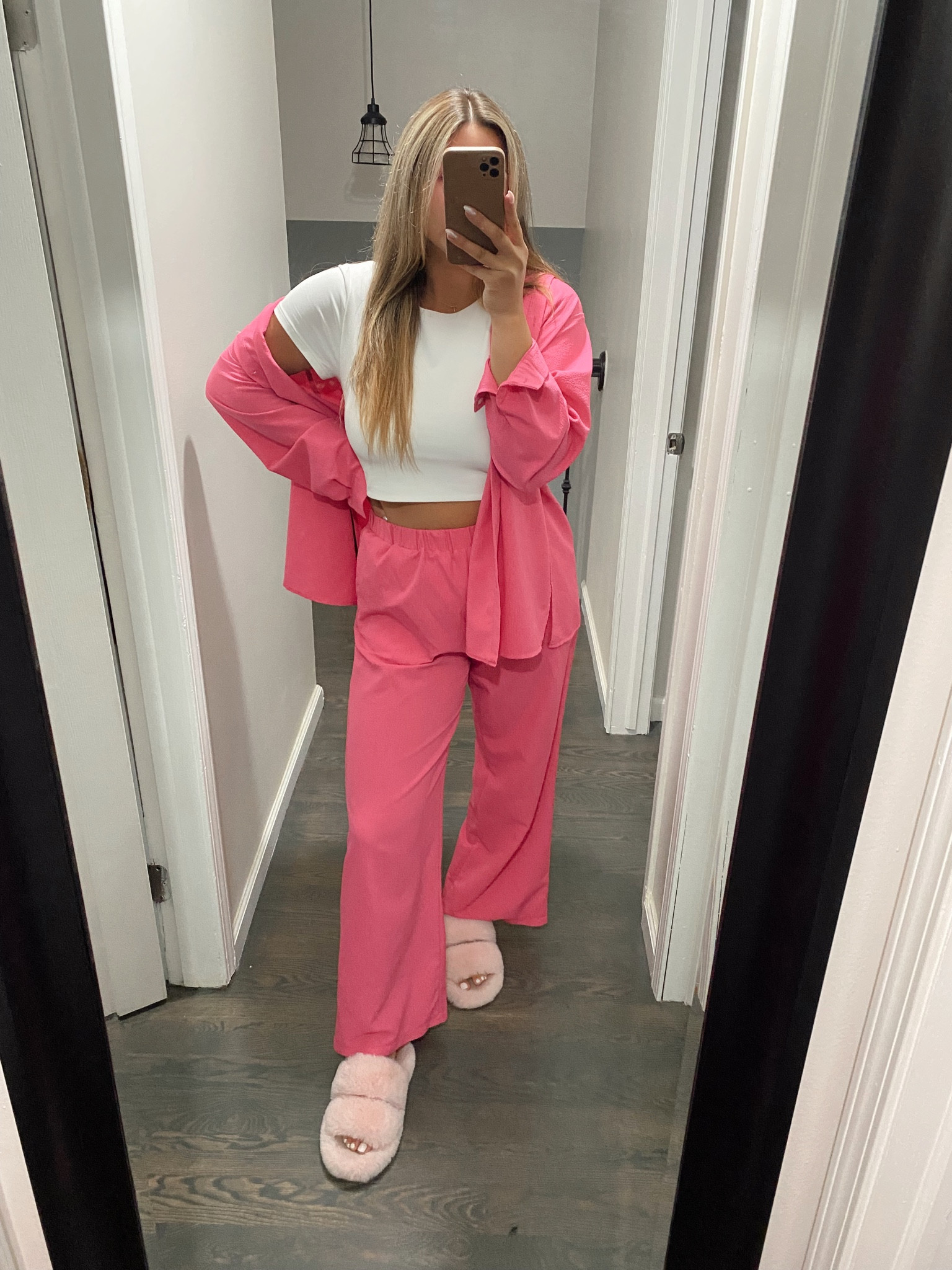OOTD 🩷

#LTKunder50 #LTKtravel #LTKFind