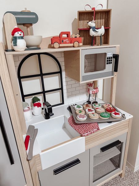 Christmas has officially entered the play kitchen and we are sooo jolly about it 🙌🏼

Obsessed with these Melissa and Doug Christmas Cookie play food set. So perfect for getting my toddler excited about the holidays and adding some festive cheer to his playroom. 

Would your toddler like this set? What other ways do you get your littles excited about the holidays? ❤️




#LTKHoliday #LTKkids #LTKSeasonal