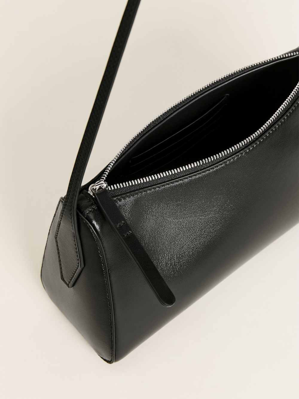 Hannah Shoulder Bag | Reformation (Global)