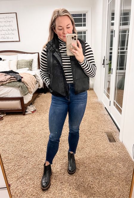 Chelsea boots outfit with jeans and a vest. How to style Chelsea boots. 

#LTKstyletip #LTKshoecrush
