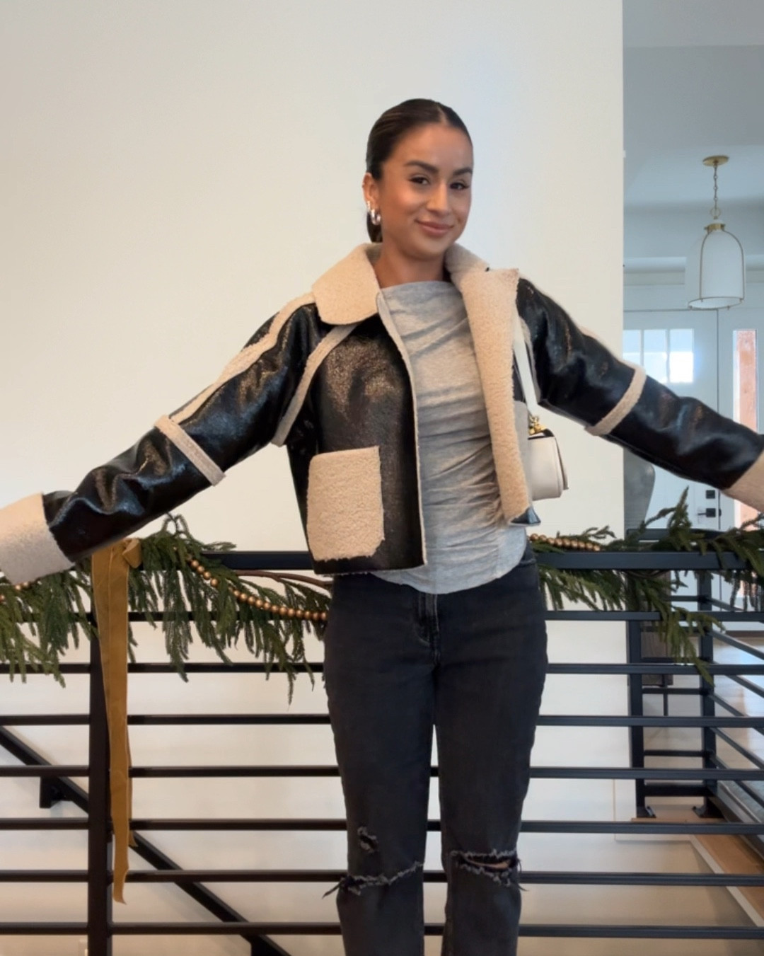 I’m very warm & obsessed with this jacket! 🖤