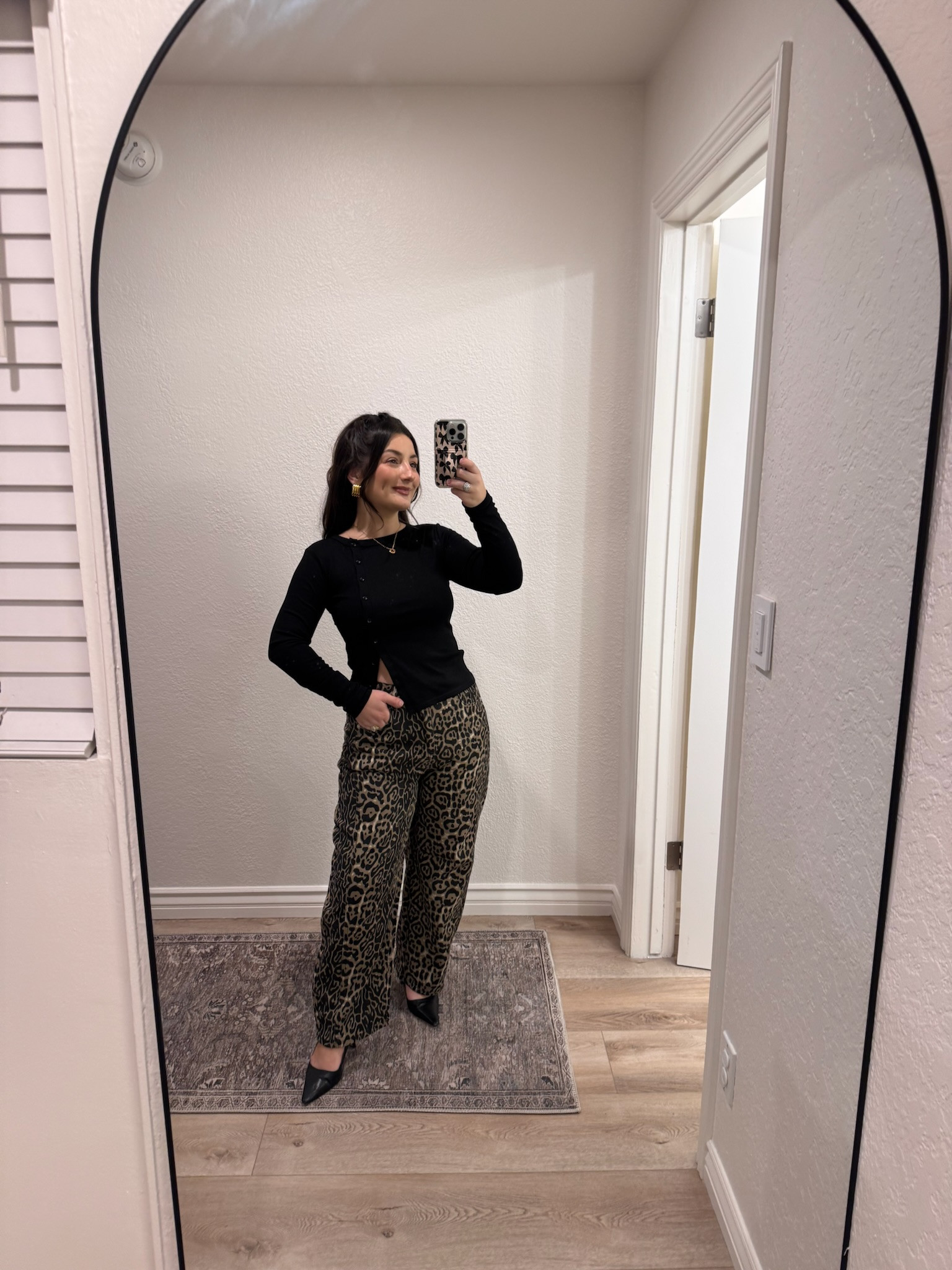 Petite friendly outfit!! 

Ribbed long sleeve top size small, jeans size 6 color light leopard (5'0" 140lbs) 

#ootd

#LTKFindsUnder50 #LTKPetite #LTKootd