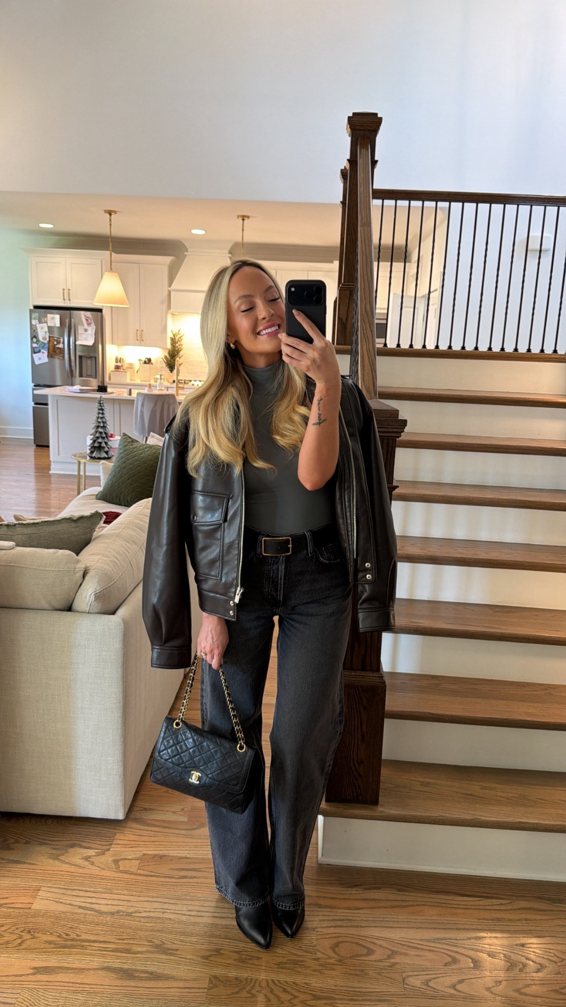 Tonight’s fall outfit styling my new oversized bomber 🫶🏻 love this look for a girls night, concert, or dinner out!

Use code TAYLORLOVE to save on Dibs!

#LTKStyleTip #LTKSeasonal #LTKShoeCrush