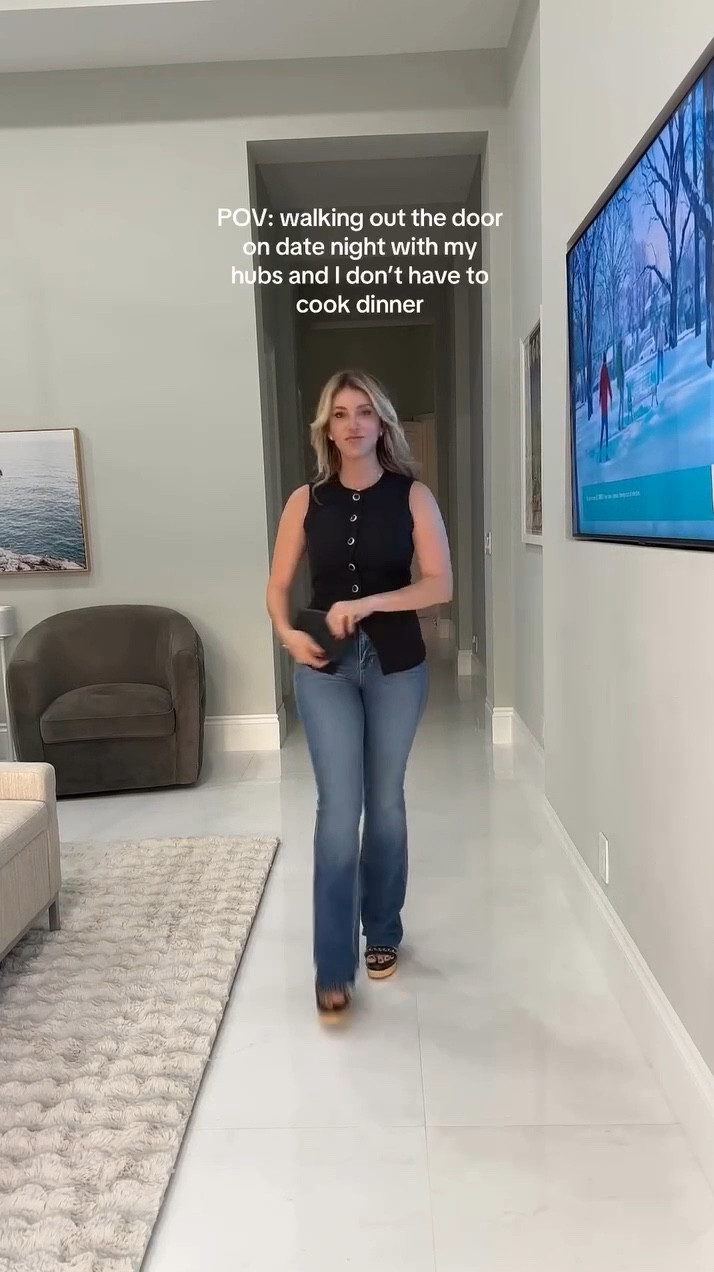 No better feeling TBH. Wearing size medium in the top and jeans are size 27! 

#momsofinsta #momlifeunfiltered #outfitofthenight #datenightoutfit

