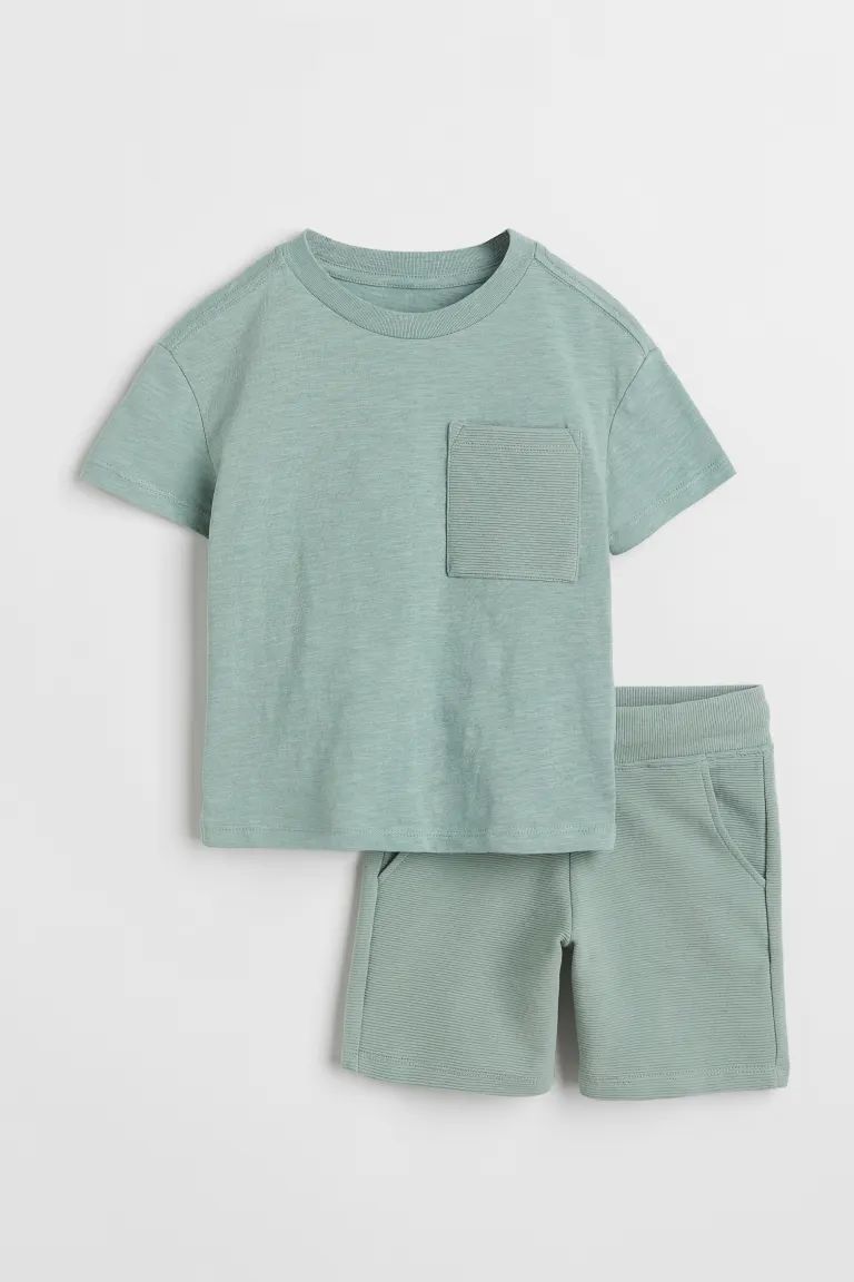 2-piece T-shirt and Shorts Set | H&M (US + CA)