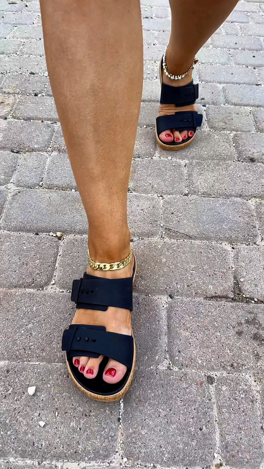 Comfy sandals can be cute too 🖤 #crocs #crocssandals #brooklyncrocs #crocssuperbrandday #dealsforyoudays #ad 

 #LTKootd #LTKWorkwear #LTKTravel