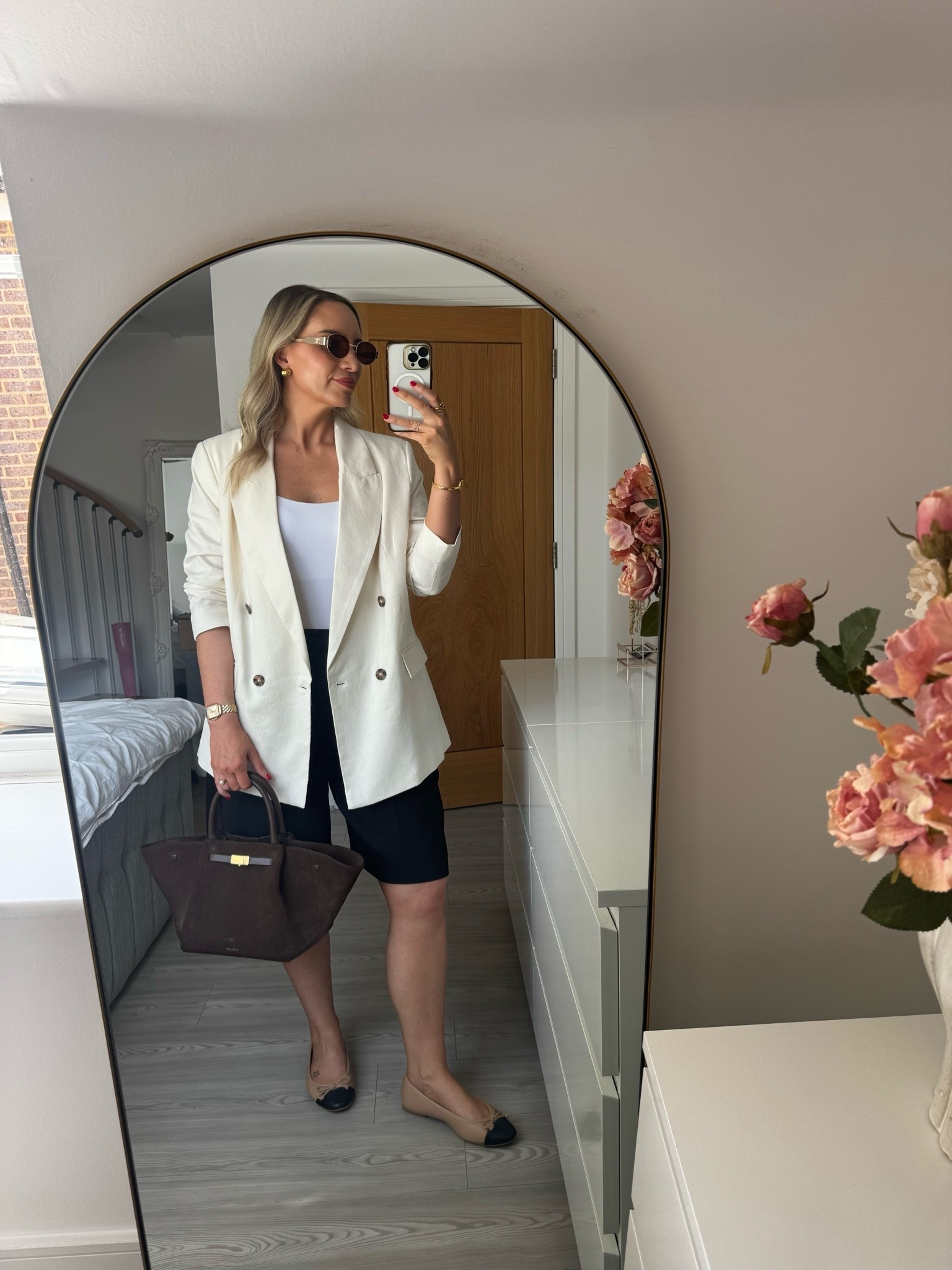 Summer workwear outfit idea 🤍🫶🏼

Blazer - medium 
Bermuda shorts - size 12

#LTKsummer #LTKworkwear #LTKbag