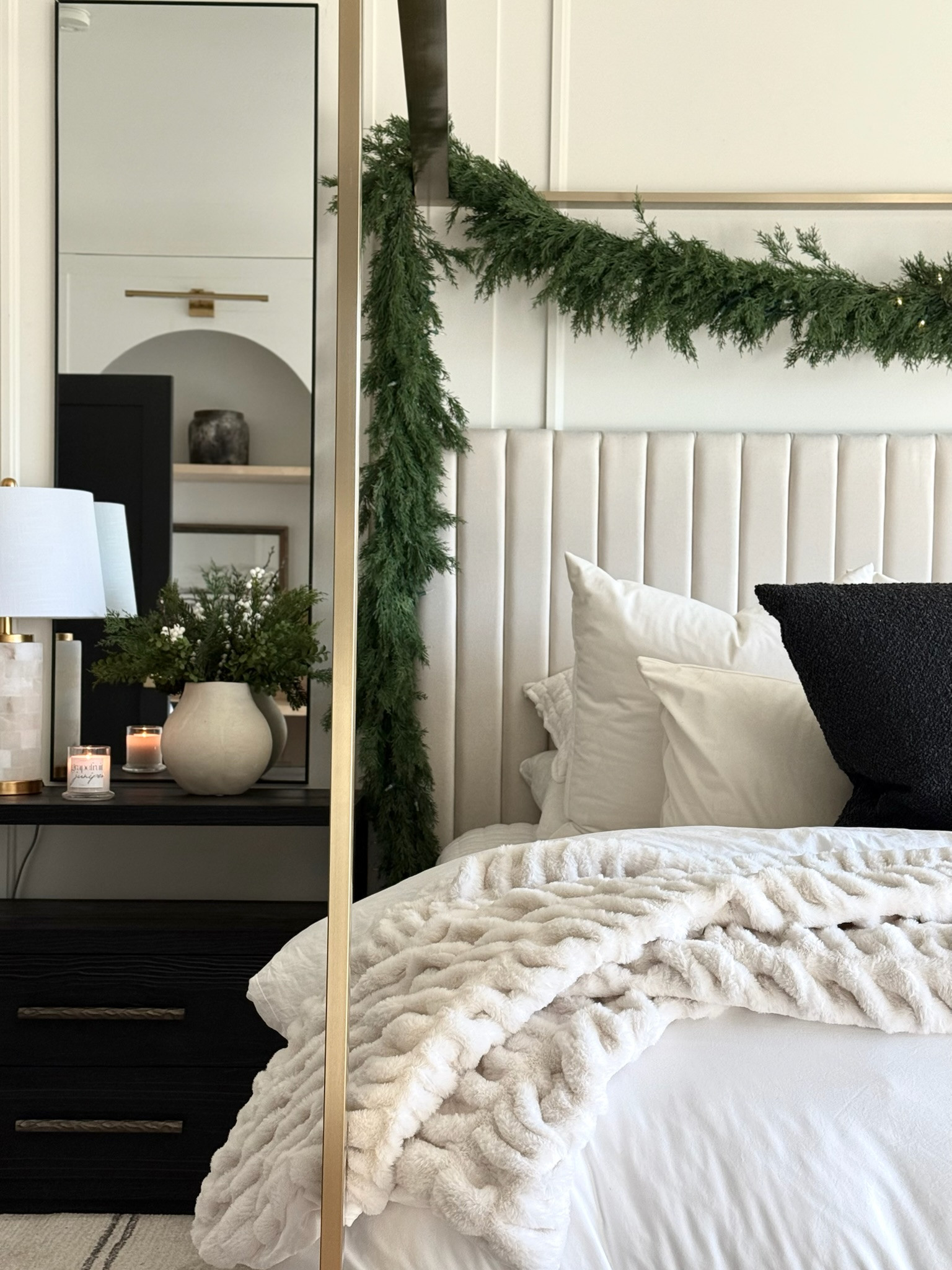✨HOLIDAY BEDROOM STYLE · LUXE GREENERY & COZY TEXTURE✨ I love how this lush garland drapes so beautifully across the bed frame — soft lights, natural texture, and timeless holiday charm. Paired with a chunky knit throw and neutral bedding, it creates the perfect cozy-meets-elevated moment for the season. 

 #TheHillaryStyle #LuxuryHomeDecor #AmazonFinds #HolidayDecor #BedroomInspo #ModernOrganic #NeutralChristmas #CozyChic #DesignerLookForLess #WinterStyling #HomeAesthetic #ElegantInteriors #HolidayHome #SeasonalStyling #AffordableLuxury 

#LTKHoliday #LTKOver40 #LTKStyleTip