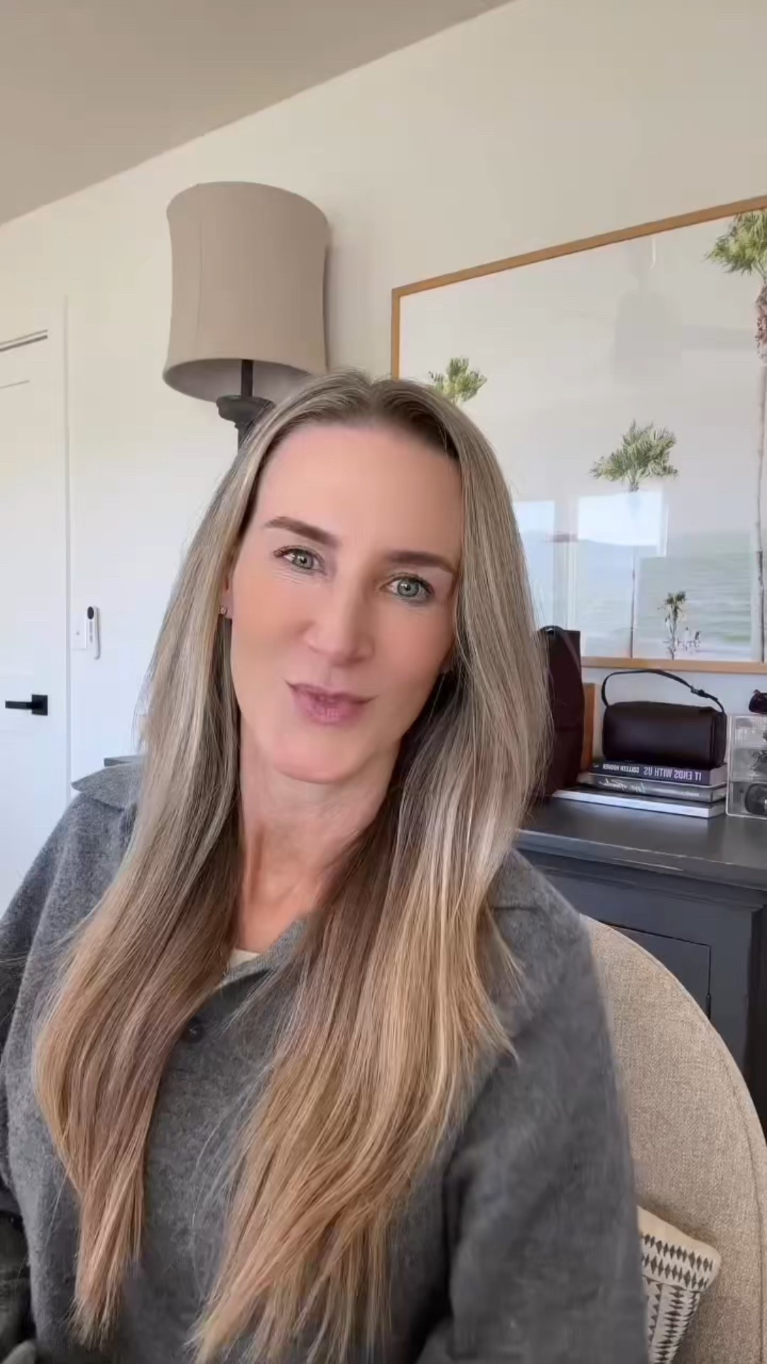 Celebrity street style is all about effortless combos you can easily recreate. Try this formula from @saks: oversized trench coat with a crisp tee tucked into high-waisted jeans, or an iconic leather jacket with perfect tailoring for instant cool. Just add a point toe neutral heel, oval sunglasses and timeless black bag and you’re ready to go! #saks #sakspartner