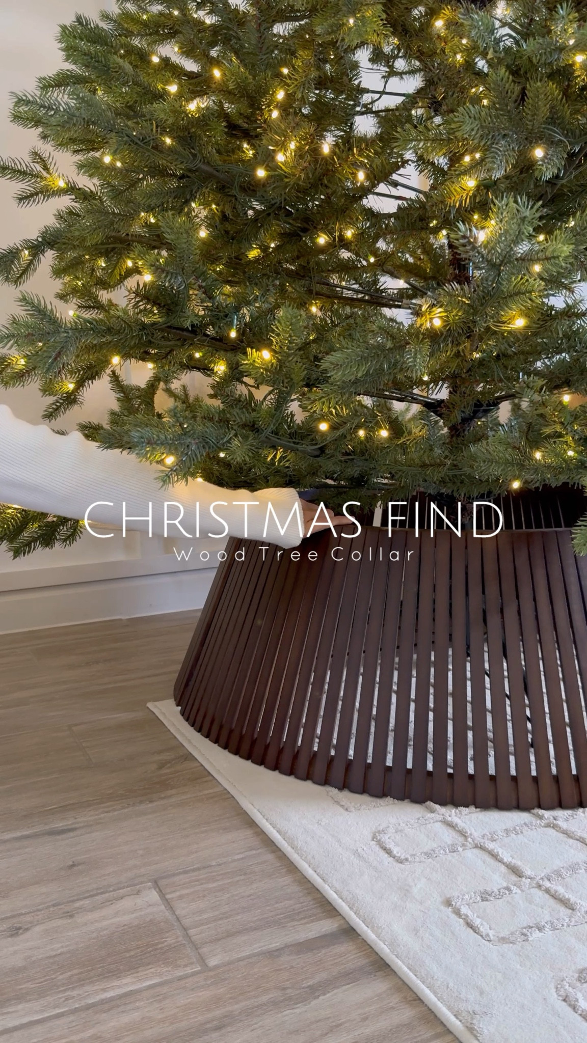 My favorite Xmas tree collar✨

#target #christmas #collartree #christmasdecor