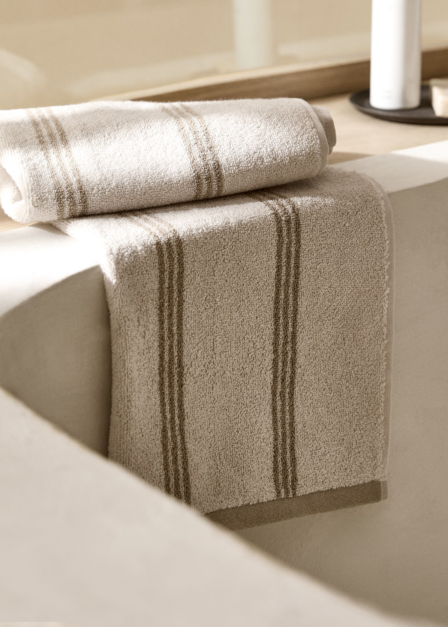 100% cotton striped hand towel 50x90cm | Mango (US/MX/AU)