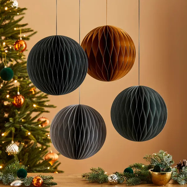 Pack of 4 Green Round Paper Hanging Decorations | Dunelm (migrated)