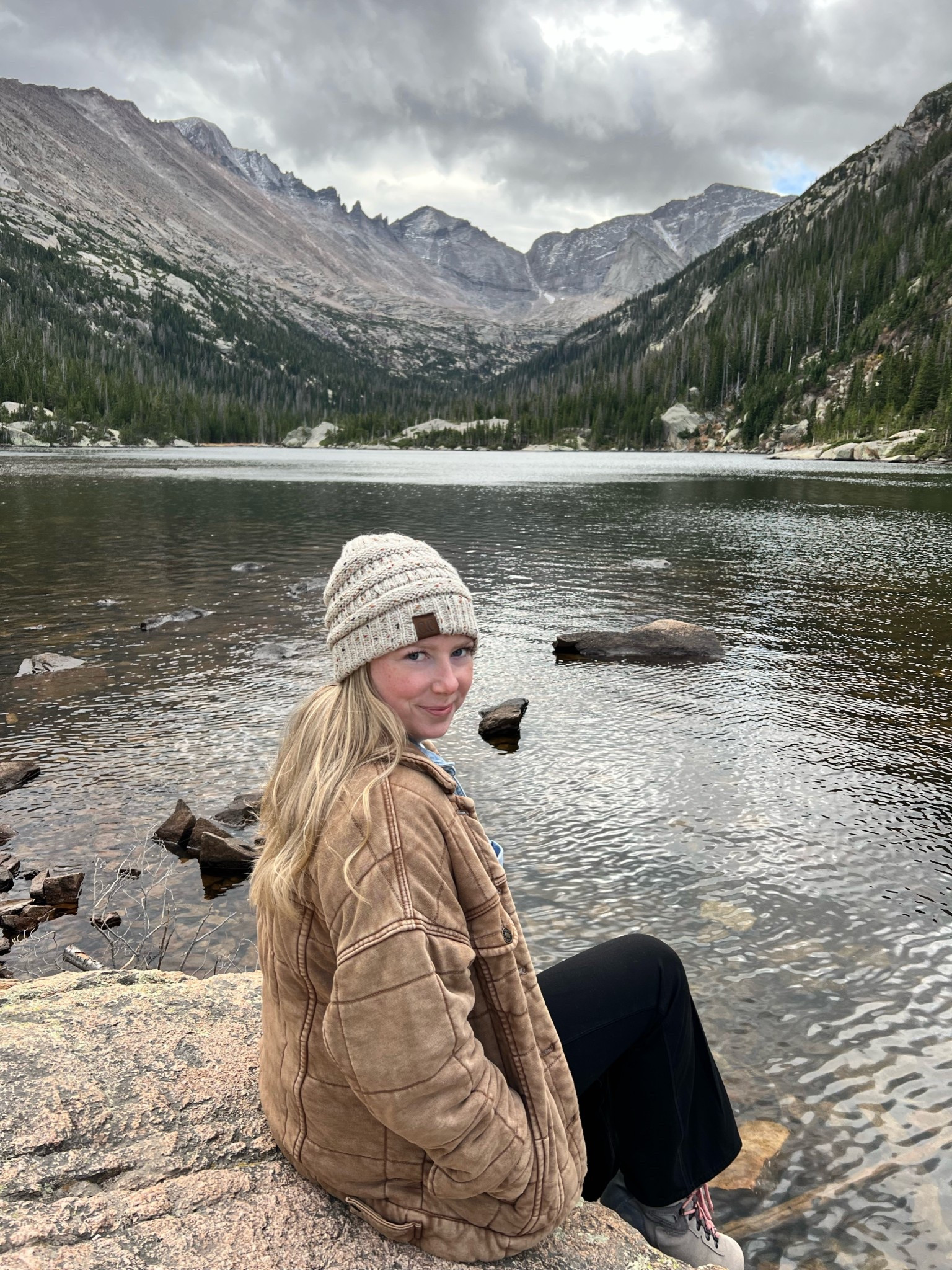 Winter hiking outfit ft. Quilted jacket

#LTKFindsUnder50 #LTKSeasonal