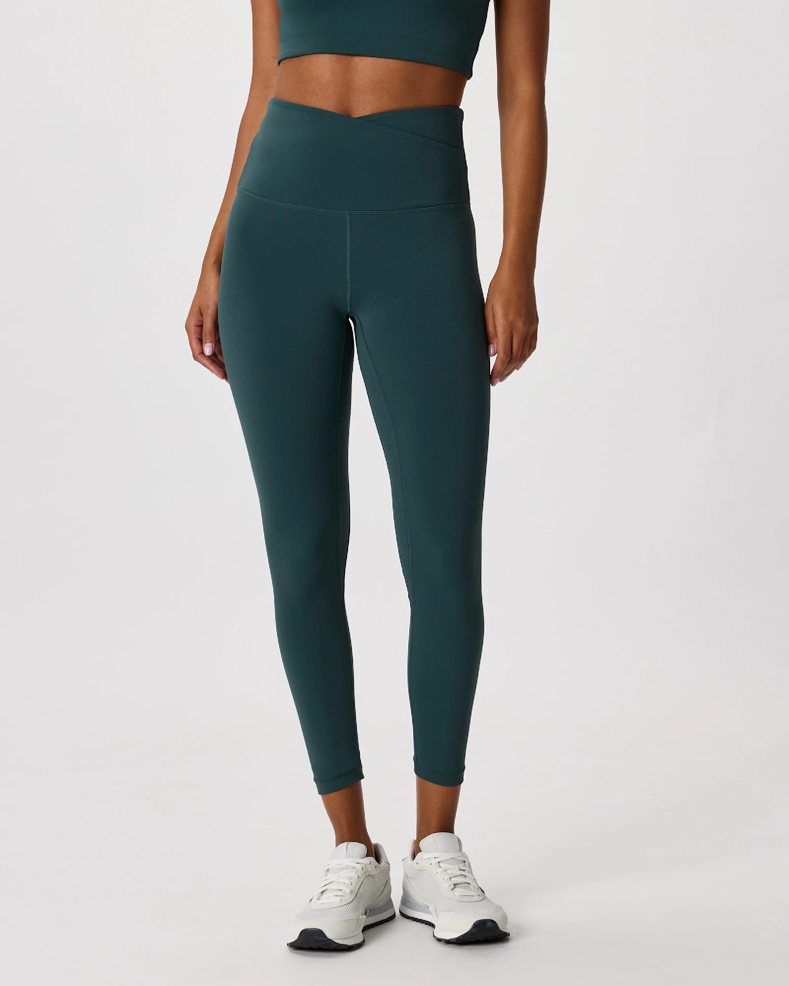 Ultra-Form High-Rise Crossover Legging | Quince