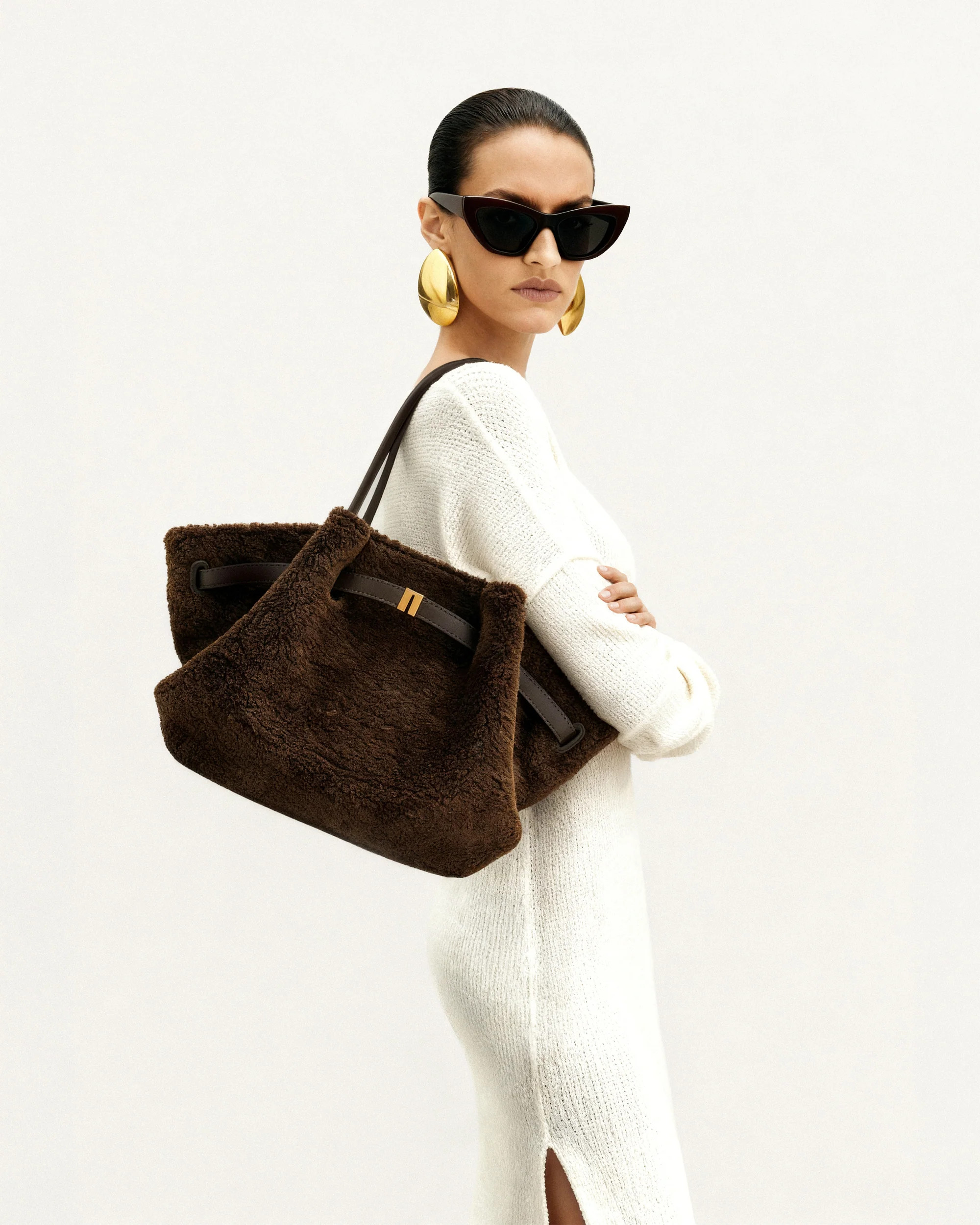 Hana Medium Faux Fur Tote Bag - Mocha Brown | JW PEI US