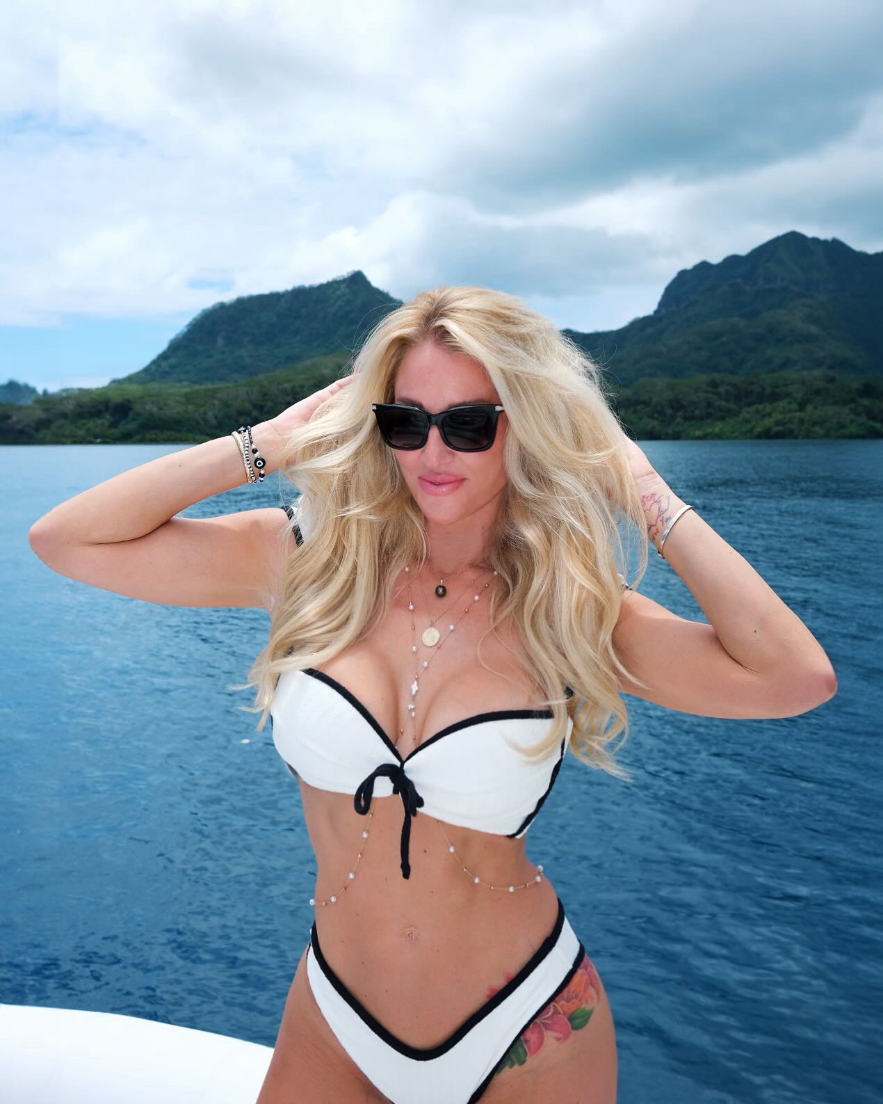 I know it’s getting colder, but @montceswim is having a sale on all their best suits! I’ve linked them in stories, or comment SUITS for a DM with my favorites. 

#ltkswim #ltksale #tahiti #borabora #vacationoutfits