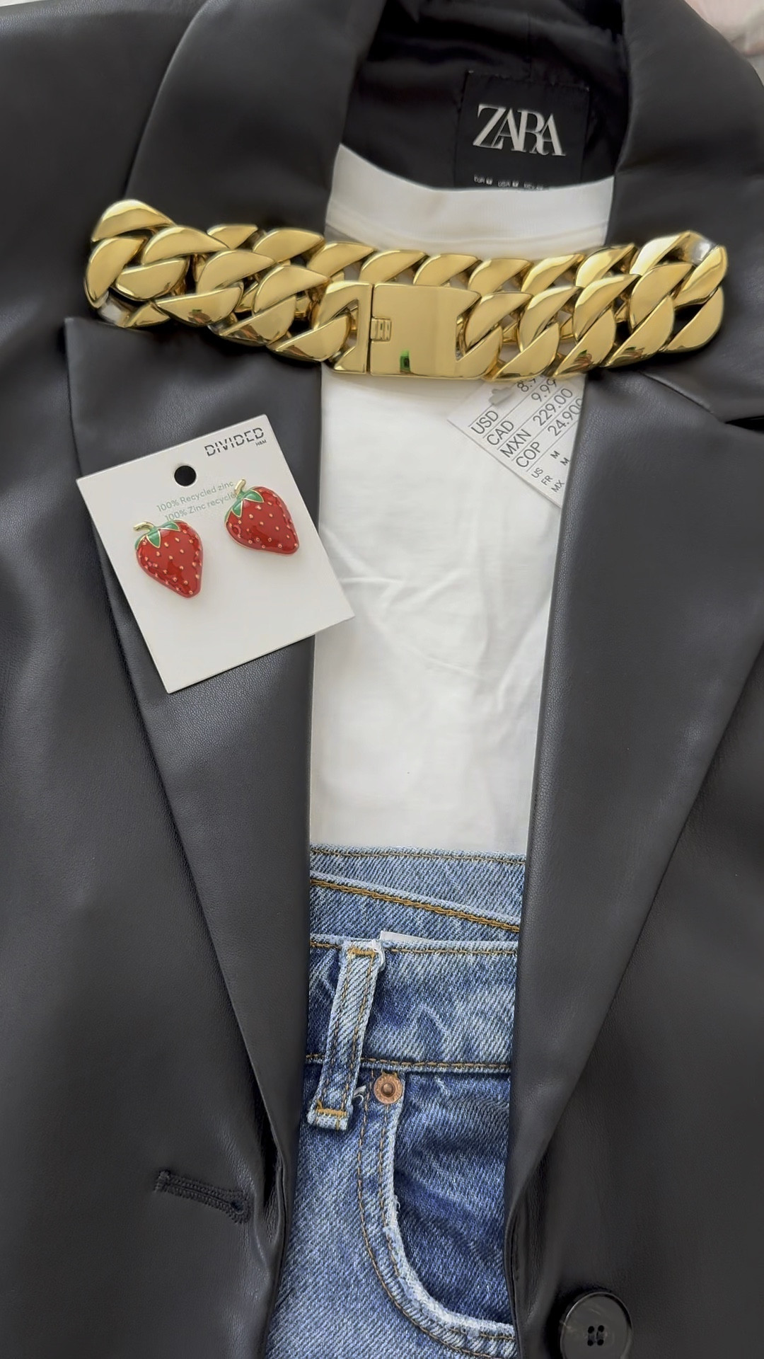 I’m sorry but a t-shirt, jeans and blazer will always be my go to look! 🤭

& How cute are these earringssss ?!? 😍🍓 (Sold out online but I found them in store)

Necklace: @Shopproject2000 on IG 

#LTKSaleAlert #LTKStyleTip #LTKShoeCrush