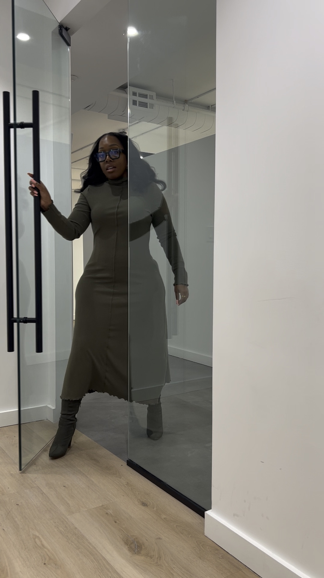 I’ve got this dress in about 5 colors! It’s that good! Low effort, high impact !

#LTKWorkwear #LTKStyleTip #LTKFindsUnder50