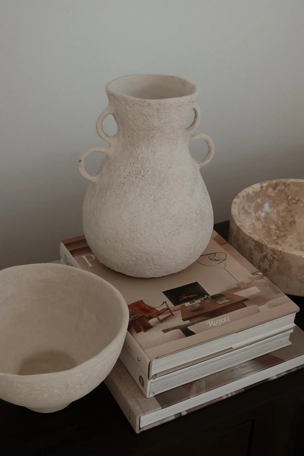 Corsica Vase With Double Handle | THELIFESTYLEDCO