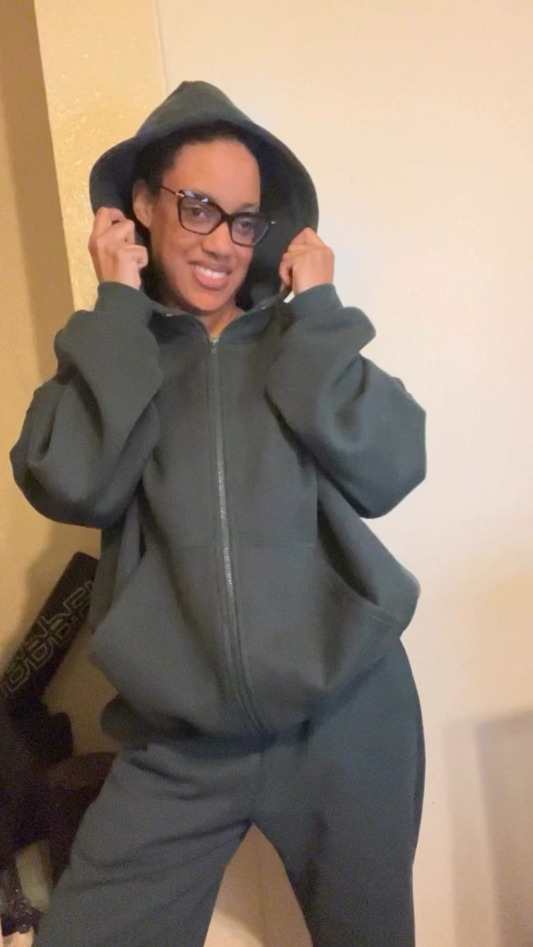 Cloud hoodie zip up and sweatpants both in size small and the color is pine 🌲.

My link in bio + discount code: starlyn to save at checkout 

@comfrt 

#comfrt #cozy #explorepage✨ #fyp #comfrtclothing