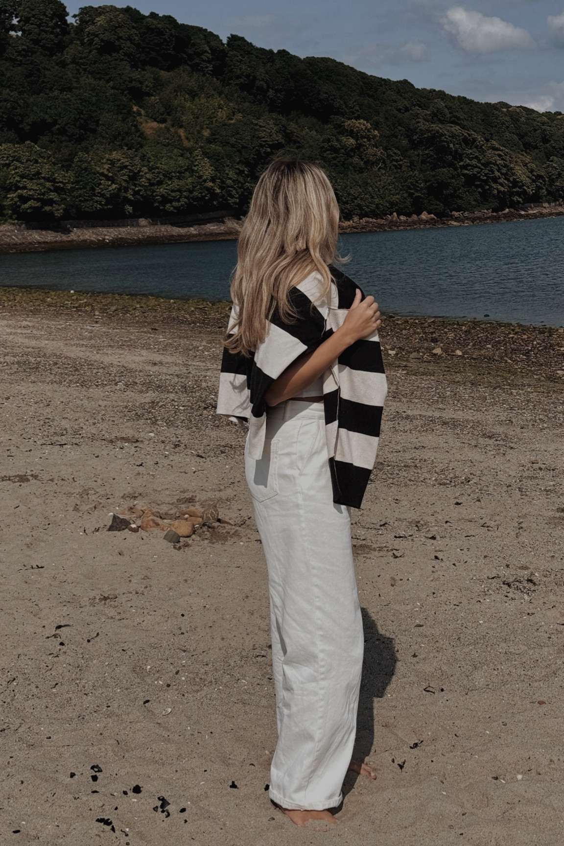 Off duty 🔇

Relaxed style / free people / beach style / white jeans / wide leg jeans / casual style / Massimo Dutti 



#LTKtravel #LTKSeasonal #LTKstyletip