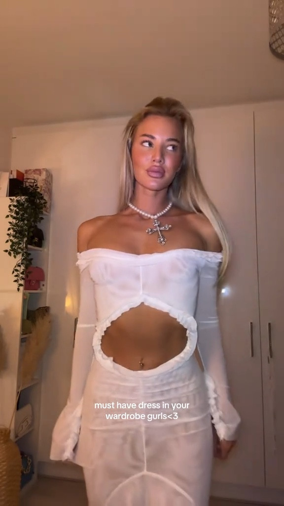 Whitefox cut out dress 🤍☁️

#LTKuk #LTKpartywear #LTKdatenight