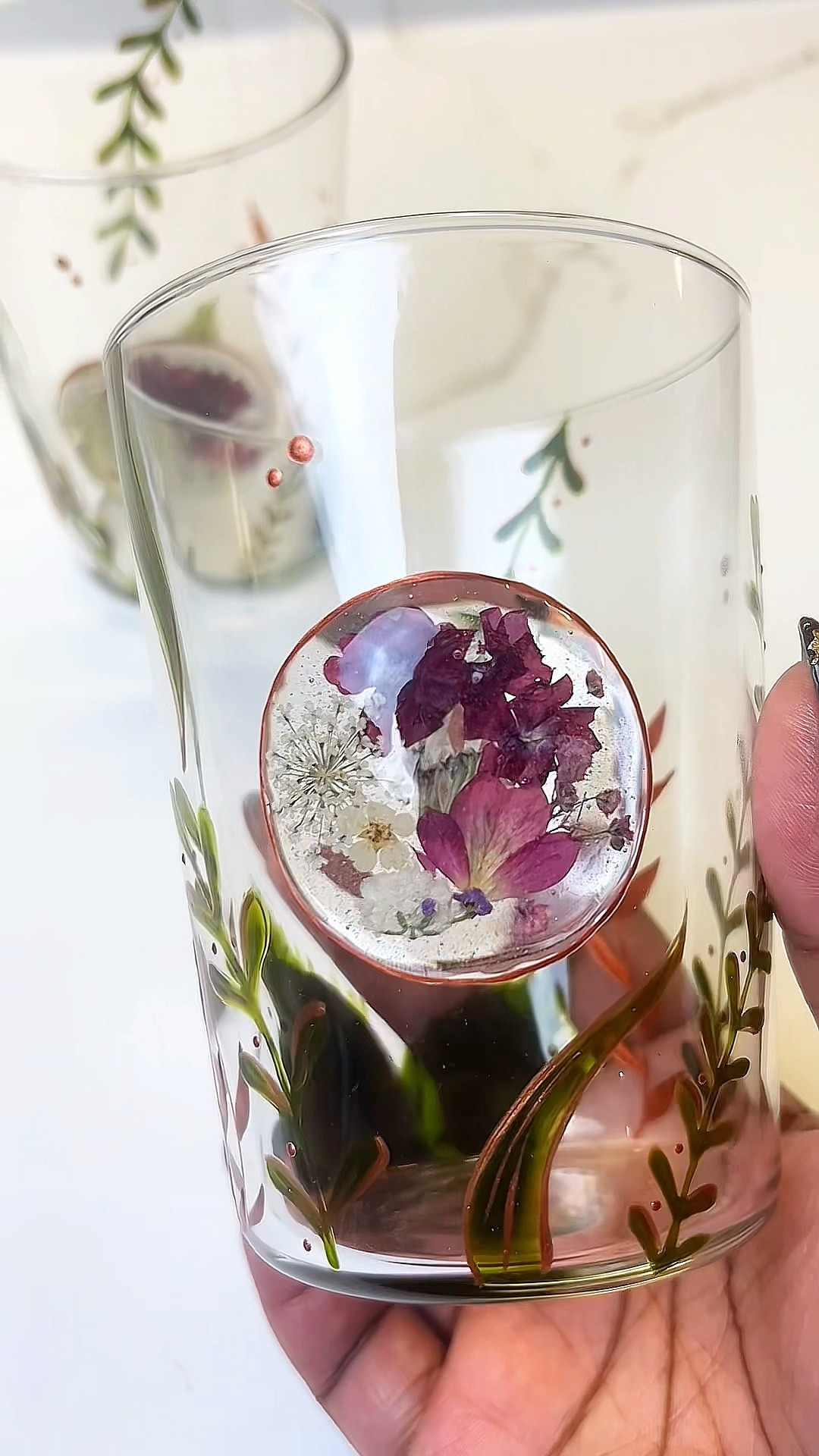 This glassware would make the perfect gift for nature lovers, garden enthusiasts, or anyone who appreciates timeless beauty. Whether it’s for a birthday, anniversary, or just because, these pieces add a touch of elegance to any occasion.

#LTKFindsUnder50 #LTKHome #LTKGiftGuide