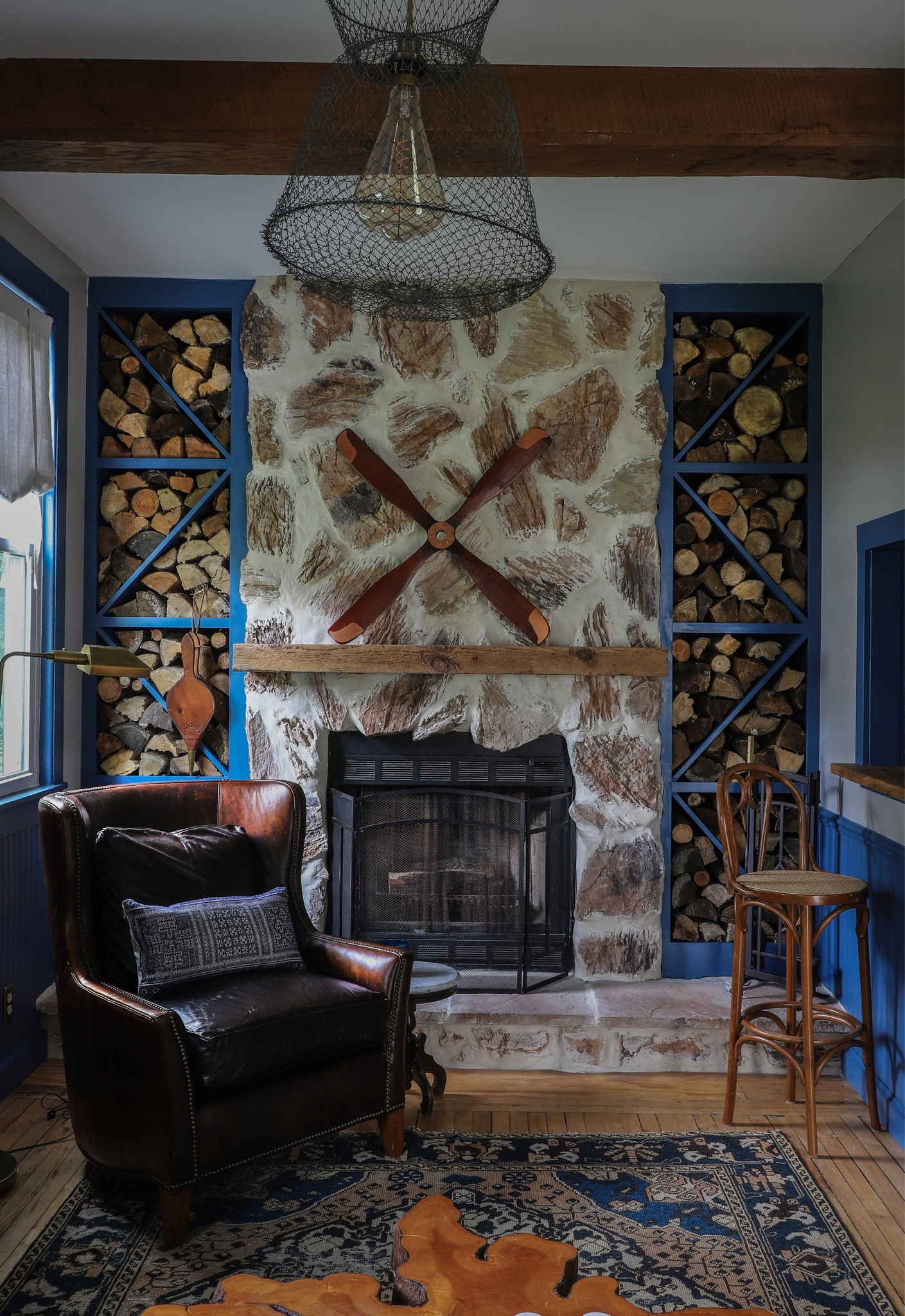 Read about this 3-day coach house lounge makeover on ispydiy.com

#roommakeover #lounge  #germanschmear

#LTKhome