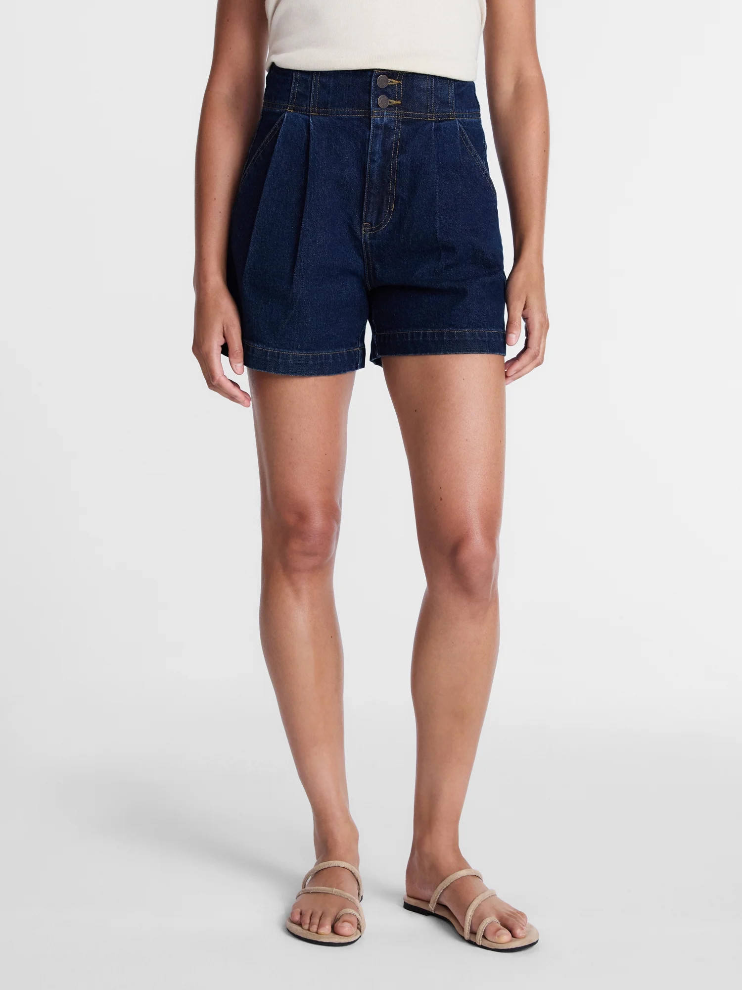 Time and Tru Women's High Rise Pleated Denim Shorts, 4.5" Inseam, Sizes 0-20 - Walmart.com | Walmart (US)